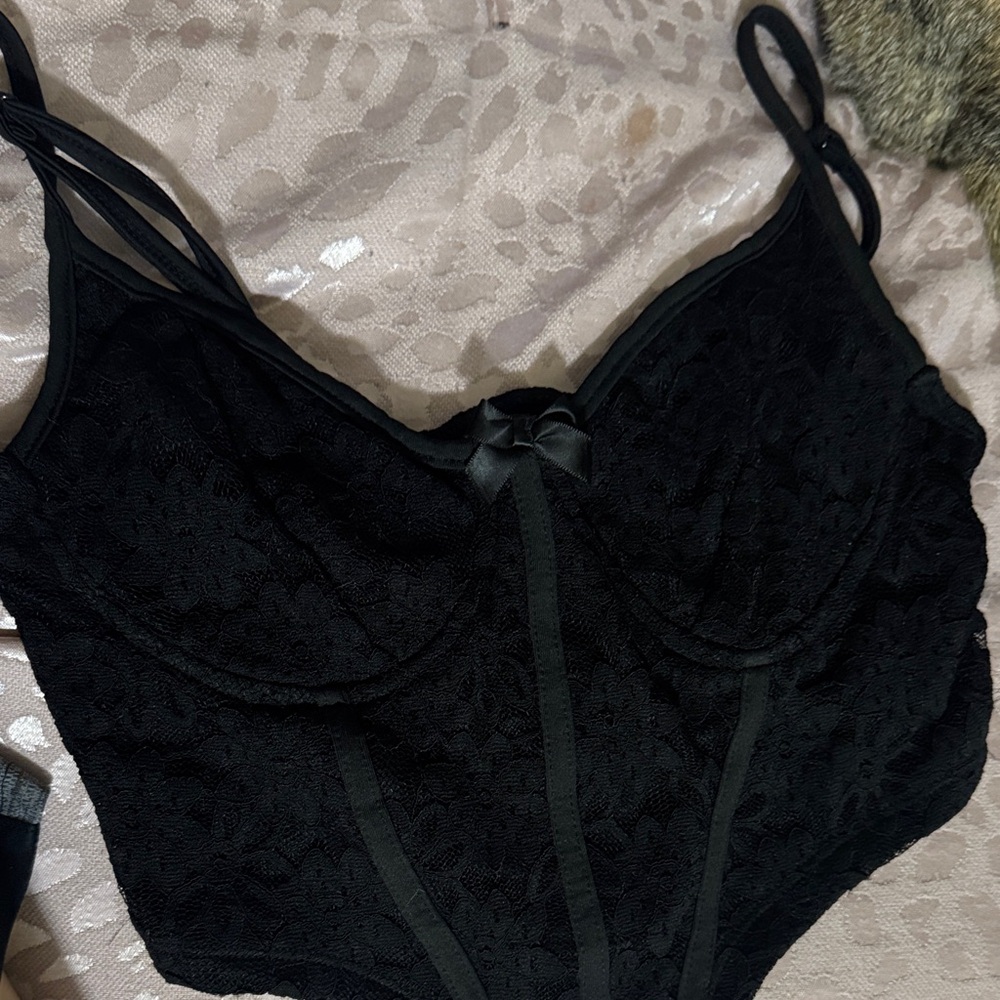 SHEIN Black Lace Crop Top